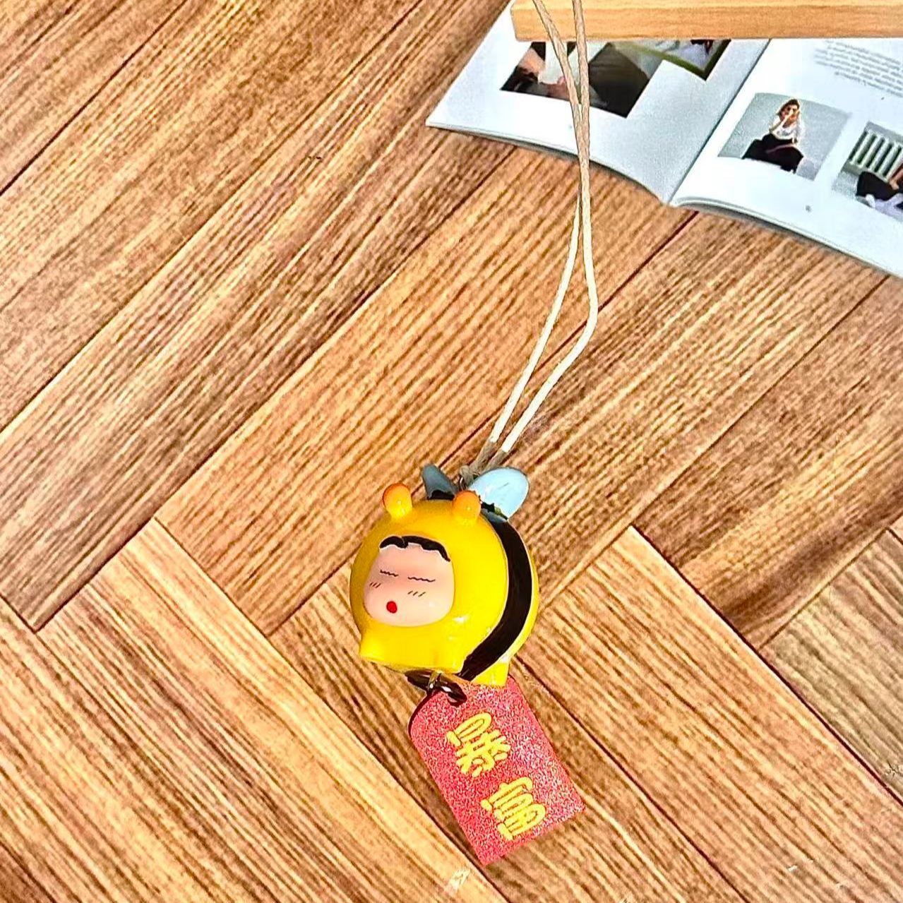 Crayon Shin-chan Bee Cosplay F - огляд і ціна Car Accessories Company