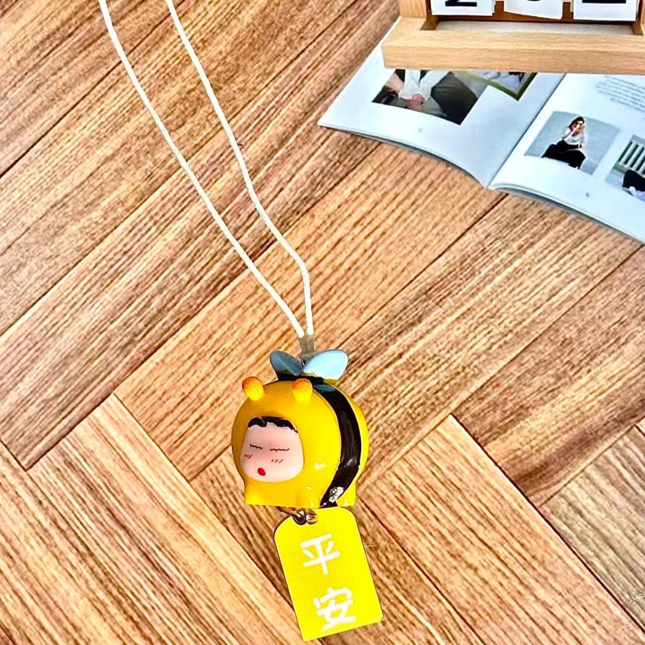 Crayon Shin-chan Bee Cosplay F - огляд і ціна Car Accessories Company